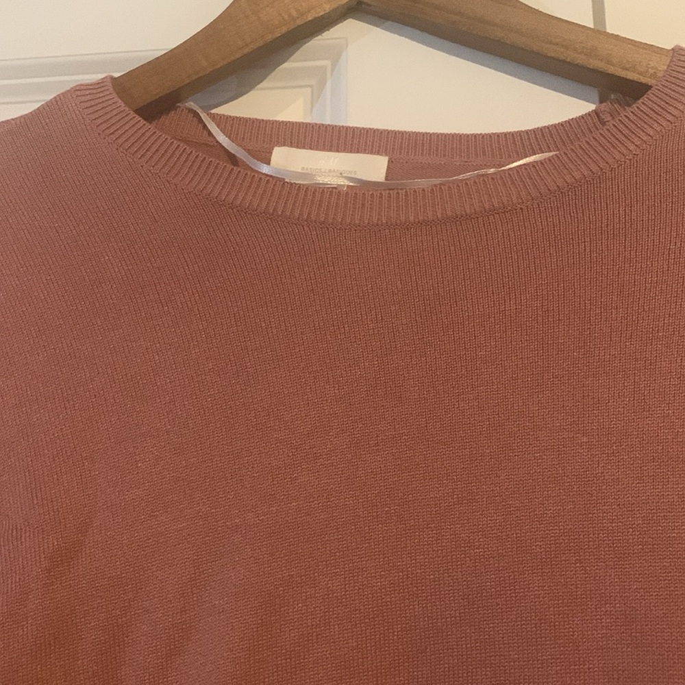 H&M Top - Picture 2 of 3